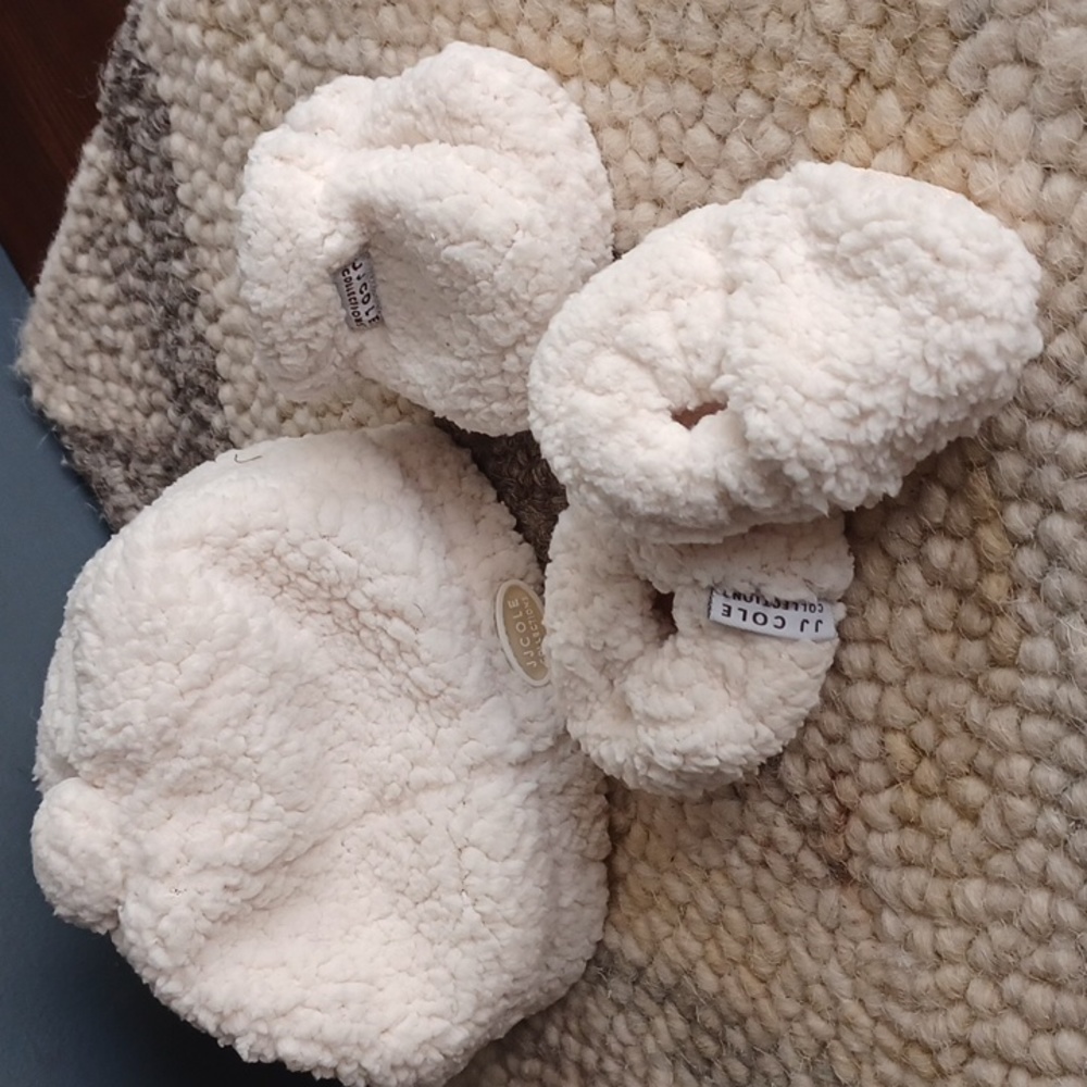 J.J Cole newborn  hat set